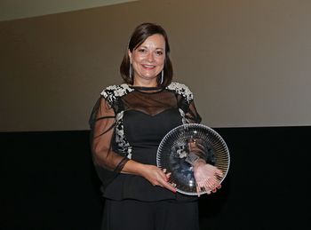 KRISTALNO PRIZNANJE POSLOVNE ODLIČNOSTI PREJELA DOLENJKA