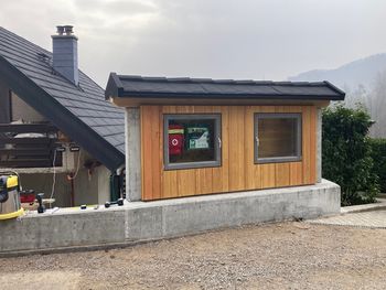 Prikaz temeljnih postopkov oživljanja z AED