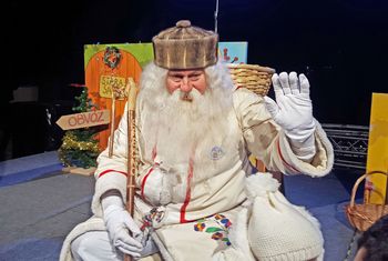 Obisk Dedka Mraza & novoletna predstava NAGAJIVA SNEŽINKA