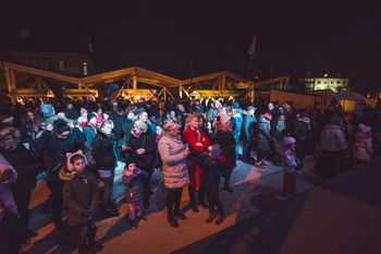 Prižig prazničnih luči v Medvodah Prižig prazničnih luči v Medvodah