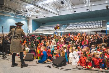 USPEŠNO PUSTOVANJE 2023 V ŠPORTNI DVORANI MEDVODE