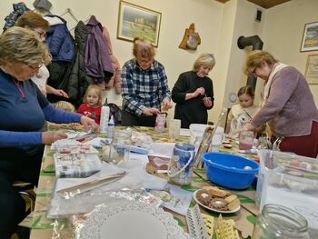 13. december - god sv. Lucije (izdelava okraskov, božično žito)