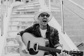 Lanthieri acoustic: Rudi Bučar & banda