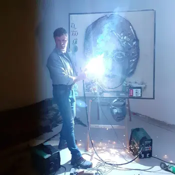 DRUŽENJE Z AVTORJEM RAZSTAVE Primus Marus Weld Art v Lanthierijevem hramu 