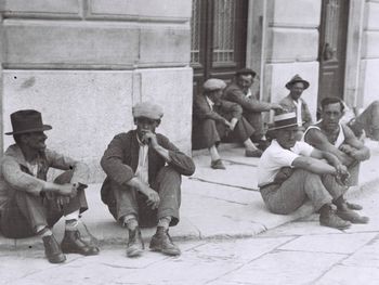 Vodstvo po razstavi Pilonovi negativi fotografij - odpovedano