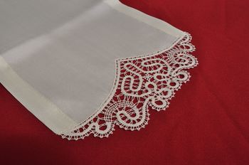 Klekljarska razstava ustvarjalk iz Društva upokojencev Smlednik