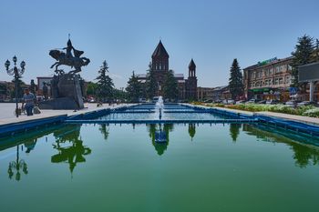 Otvoritev razstave fotografij in potopisno predavanje: Potovanje po Armeniji, od juga do severa (Ada Trkulja)