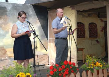 Družina poje: "Peli so jih mati moja"