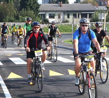 Po Spodnji Savinjski  dolini  102 kolesarja