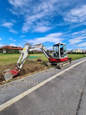 T-2 začel gradnjo optičnega omrežja