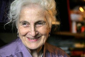 Neži Maurer, častni občanki Občine Polzela, za njenih 90 let