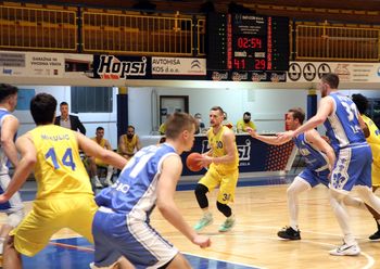 Lokalni derbi Polzelanom