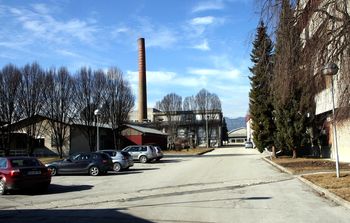 Konec stečaja polzelske tovarne nogavic šele 2023