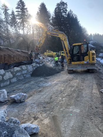 Nadaljuje se obnova lokalne ceste v Založah