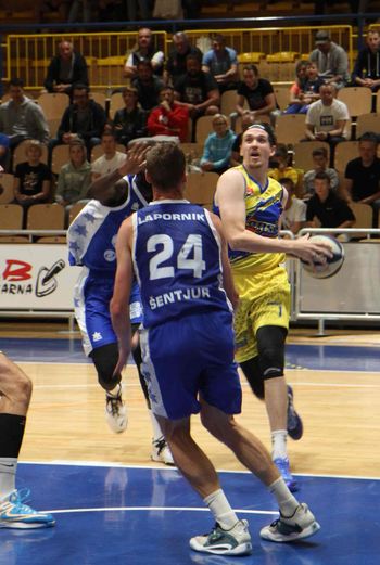 Tretji zaporedni poraz Hopsom