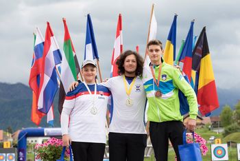 Tim Jevšnik tretji na lokostrelskem tekmovanju za svetovno rang lestvico v Kamniku