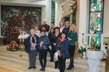 Blagoslov novih mašnih prtov v cerkvi sv. Marjete