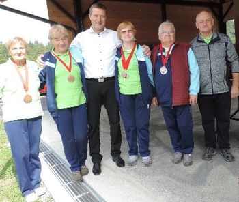 Meddruštveno športno tekmovanje upokojencev v Andražu Meddruštveno športno tekmovanje upokojencev v Andražu