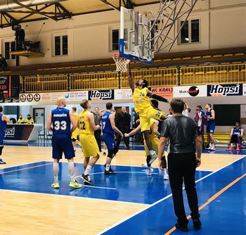 Hopsi drugič zmagali