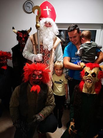 Ko Miklavž pozvoni na domačih vratih 