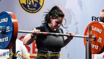 Nuši Železnik bron v počepu na evropskem prvenstvu