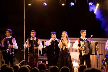 Na gradu Komenda bo pestro tudi v drugi polovici poletja 