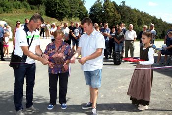 Preplastitev cestnega odseka v Založah