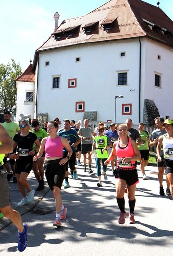 Start 35. Ultramaratona Logarska dolina-Celje tudi na gradu Komenda
