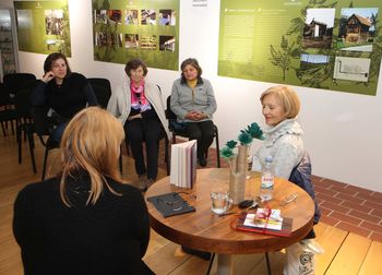 V Občinski knjižnici Polzela: Deklice brez gnezda