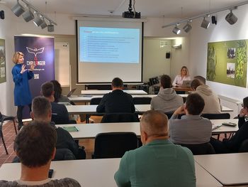 Predavanje o programskem orodju Challanger