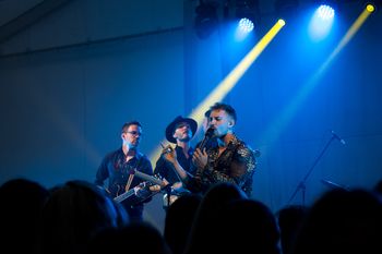 Koncert Žana Serčiča s Šakali Koncert Žana Serčiča s Šakali