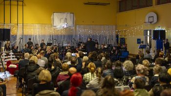 Pihalni orkester Cecilija ukradel božič