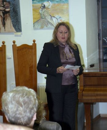 Likovna razstava "Žena – mati" na gradu Komenda