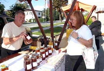 Kmečka tržnica in preventivna stojnica o prometu