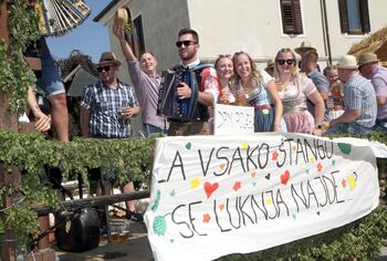 63. dan slovenskih hmeljarjev;  v povorki tudi Polzelani 