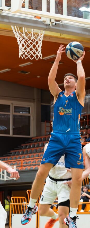 Visok poraz Hopsov proti Triglavu Visok poraz Hopsov proti Triglavu