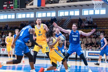 Zmaga Hopsov po podaljšku – 99:94