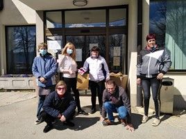 VDC Muc podaril rokavčke pomagavčke