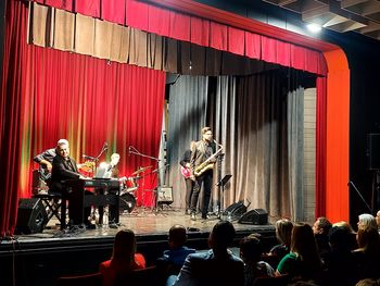 Uroš Perić - portret slovenskega glasbenega virtuoza Uroš Perić - portret slovenskega glasbenega virtuoza