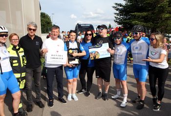 Deželak junak in Dežela junakov