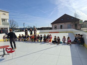 Uspešen začetek Zimskega vrtiljaka s Piko Nogavičko