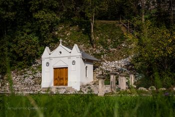 Prižig luči miru pri kapelici sv. Alojzija