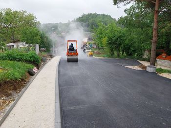 Ureditev ceste in pločnika na Vrhu pri Boštanju