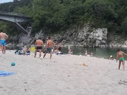 PREKLIC PREPOVEDI kopanja v reki Soči zaradi onesnaženosti