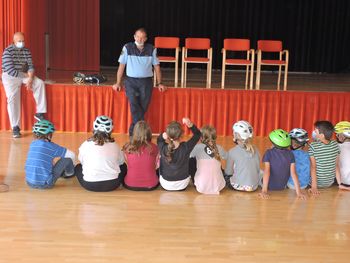 Najmlajši na OŠ Kanal so se učili vožnje in prometnih predpisov