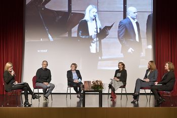 "Najmočnejši instrument je glas," izšel je zbornik o Reviji pevskih zborov Goriške - 20. let v Desklah.