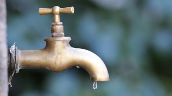 POZIV k skrajnemu varčevanju s pitno vodo