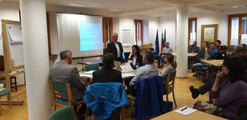 Na forumu v Kobaridu o velikih zvereh, turizmu in razvoju TNP