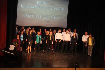 Drežničarji ob 25-letnici gledališke skuine navdušii občinstvo