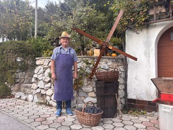 Letošnja trgatev modre kavčine iz Podvina pri Polzeli, potomke najstarejše trte na svetu Letošnja trgatev modre kavčine iz Podvina pri Polzeli, potomke najstarejše trte na svetu